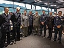 Brigadier Karl Gruber und seine Gäste, die ausländischen Air-Chiefs.