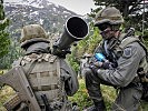 Ein Panzerabwehrtrupp in Stellung im Hochgebirge. (Bild öffnet sich in einem neuen Fenster)