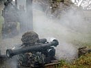 Panzerabwehrlenkwaffe der Schweizer Armee im scharfen Schuss. (Bild öffnet sich in einem neuen Fenster)