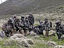 Belgische und österreichische Soldaten. (Bild öffnet sich in einem neuen Fenster)