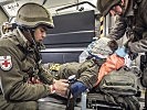 Übungsszenario: Verwundetenversorgung. (Bild öffnet sich in einem neuen Fenster)