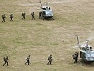 6 voll ausgerüstete Soldaten können in einer AB212 transportiert werden. (Bild öffnet sich in einem neuen Fenster)