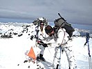 Deutsche Gebirgssoldaten bei der Station Orientieren im Hochgebirge. (Bild öffnet sich in einem neuen Fenster)