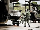 Zwei deutsche CH-53 bei der Startvorbereitung. (Bild öffnet sich in einem neuen Fenster)