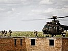 Absitzen aus einer slowenischen "Super Puma". (Bild öffnet sich in einem neuen Fenster)