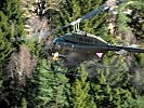 Aus der Luft greifen OH-58 "Kiowa" in den Kampf ein. (Bild öffnet sich in einem neuen Fenster)