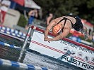Spektakulär - auch für die Zuseher: Das Hindernisschwimmen. (Bild öffnet sich in einem neuen Fenster)