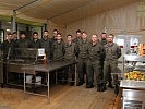 Die Feldküchencrew: Verpflegung für über 500 Übungsteilnehmer. (Bild öffnet sich in einem neuen Fenster)