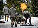 Belgische Soldaten üben mit dem mittleren Granatwerfer. (Bild öffnet sich in einem neuen Fenster)