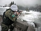 Ein bulgarischer Soldat im Anschlag. (Bild öffnet sich in einem neuen Fenster)