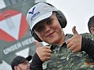 Daumen hoch für die Airshow! (Bild öffnet sich in einem neuen Fenster)