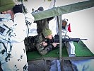 Zielzuweisung - zwei Soldaten der Gebirgsjägerbrigade 23 aus Bayern. (Bild öffnet sich in einem neuen Fenster)