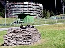 Eine Sandsackstellung vor einem Schutzobjekt. (Bild öffnet sich in einem neuen Fenster)