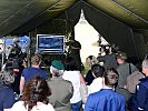 Einweisung in das Duellsimulaltorsystem mit Echtzeitauswertung. (Bild öffnet sich in einem neuen Fenster)
