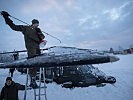 Der S-70 Transporthubschrauber... (Bild öffnet sich in einem neuen Fenster)