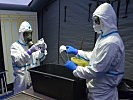 Zunächst werden die Masken überprüft. (Bild öffnet sich in einem neuen Fenster)