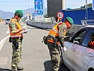 Turnuswechsel bei den Soldaten an Salzburgs Grenzübergängen. (Bild öffnet sich in einem neuen Fenster)