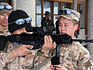 Soldaten der Volksrepublik China beim Anschießen der Waffen. (Bild öffnet sich in einem neuen Fenster)