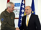 Generalmajor Bair und Dr. Inzko im Camp Butmir. (Bild öffnet sich in einem neuen Fenster)