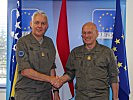 Generalmajor Bair, l., mit Generalleutnant Commenda. (Bild öffnet sich in einem neuen Fenster)