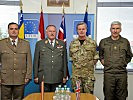 Generalmajor Brieger, r., mit General Entacher, 2.v.l. (Bild öffnet sich in einem neuen Fenster)