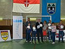 Übergabe der Fußbälle an die Kinder des SOS-Kinderdorfes in Sarajewo. (Bild öffnet sich in einem neuen Fenster)