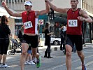 Die zwei schnellsten Österreicher beim Zieleinlauf. (Bild öffnet sich in einem neuen Fenster)