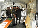 Generalmajor Heidecker im Gefechtsstand. (Bild öffnet sich in einem neuen Fenster)