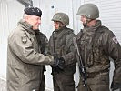 Höfler mit Soldaten der A-Kompanie... (Bild öffnet sich in einem neuen Fenster)