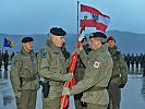Kommandoübergabe durch Generalmajor Brieger. (Bild öffnet sich in einem neuen Fenster)