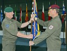 Generalmajor Heidecker, l., übergab das Kommando an Oberstleutnant Scharf. (Bild öffnet sich in einem neuen Fenster)