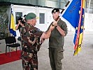 Oberstleutnant Manfred Scheucher übernimmt von Brigadier András Szücs. (Bild öffnet sich in einem neuen Fenster)