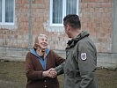 Diese Frau bedankt sich für die Kohle. (Bild öffnet sich in einem neuen Fenster)
