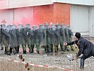 Roleplayer bewerfen Teile der österreichischen Kompanie. (Bild öffnet sich in einem neuen Fenster)