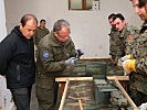 Schulung des Umgangs mit kleinkalibriger Munition. (Bild öffnet sich in einem neuen Fenster)