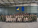 Gruppenbild mit General Sir James Everard . (Bild öffnet sich in einem neuen Fenster)
