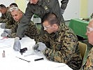 Basiswissen einzelner Handfeuerwaffen wurde vermittelt. (Bild öffnet sich in einem neuen Fenster)