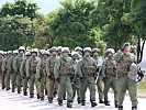 Österreichische Soldaten in "Crowd and riot control"-Adjustierung. (Bild öffnet sich in einem neuen Fenster)