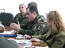 General Villalain im Gespräch mit Bürgermeister Imamovic. (Bild öffnet sich in einem neuen Fenster)