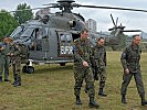 Joachim Wundrak, im Vordergrund, der neue Stabschef von EUFOR "ALTHEA". (Bild öffnet sich in einem neuen Fenster)