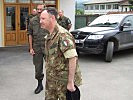 Brigadegeneral D"Alessandro trifft in Bratunac ein. (Bild öffnet sich in einem neuen Fenster)