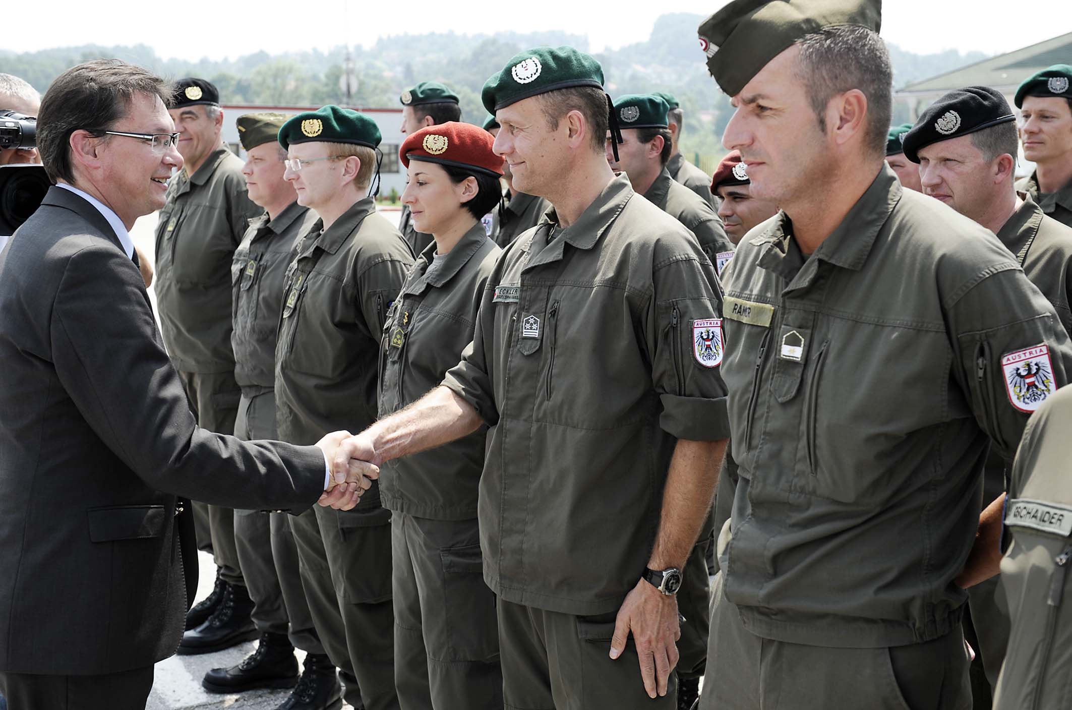 Der Verteidigungsminister dankte den Soldaten in Bosnien und Herzegowina. (Bild öffnet sich in einem neuen Fenster)