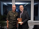 Generalleutnant Commenda mit Botschafter Inzko. (Bild öffnet sich in einem neuen Fenster)