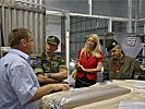 Brigadegeneral Carrasco und Oberst Vorhofer,r., bei der EUFOR-Inspektion. (Bild öffnet sich in einem neuen Fenster)