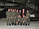 Der Landeshauptmann mit Soldaten aus Kärnten. (Bild öffnet sich in einem neuen Fenster)