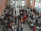 Unter großem öffentlichen Interesse wurde der Flughafen wiedereröffnet. (Bild öffnet sich in einem neuen Fenster)