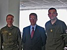 V.l.: Oberstleutnant Seidl, Premier Mujic, Oberstleutnant Kirchebner. (Bild öffnet sich in einem neuen Fenster)