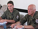 Major Bobik, r., und Oberleutnant Grasser koordinieren das Projekt. (Bild öffnet sich in einem neuen Fenster)