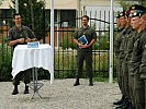 Major Greiner li verabschiedete sich und sein Team aus dem Einsatzraum. (Bild öffnet sich in einem neuen Fenster)