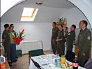 Ein Geburtstaglied für eine lokale Mitarbeiterin. (Bild öffnet sich in einem neuen Fenster)
